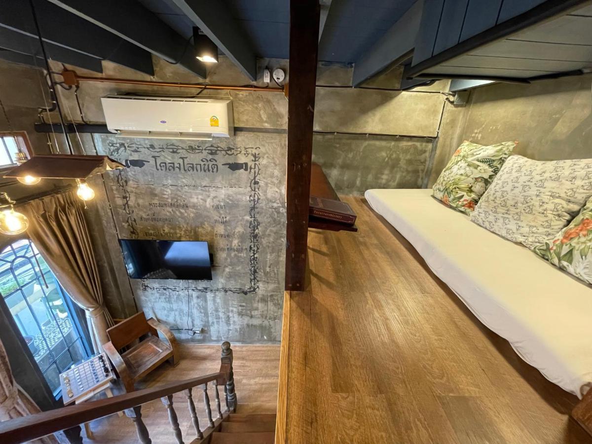 Central Old Town Cottage Bangkok Exterior photo
